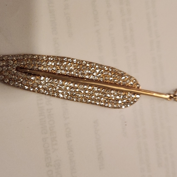 Gold-tone 32" long Crystal Feather Leaf Pendant - Picture 6 of 6
